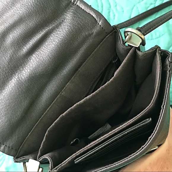 Black Leather Crossbody Messenger Scooter Bag NWOT - Picture 7 of 9